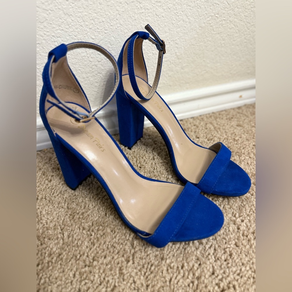 DREAM PAIRS Bright blue chunky heels